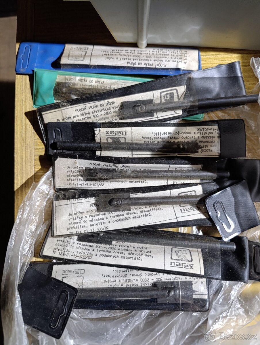 Ploché vrtáky na dřevo , sukovníky, dláta,frézy do dlabačky. - 2