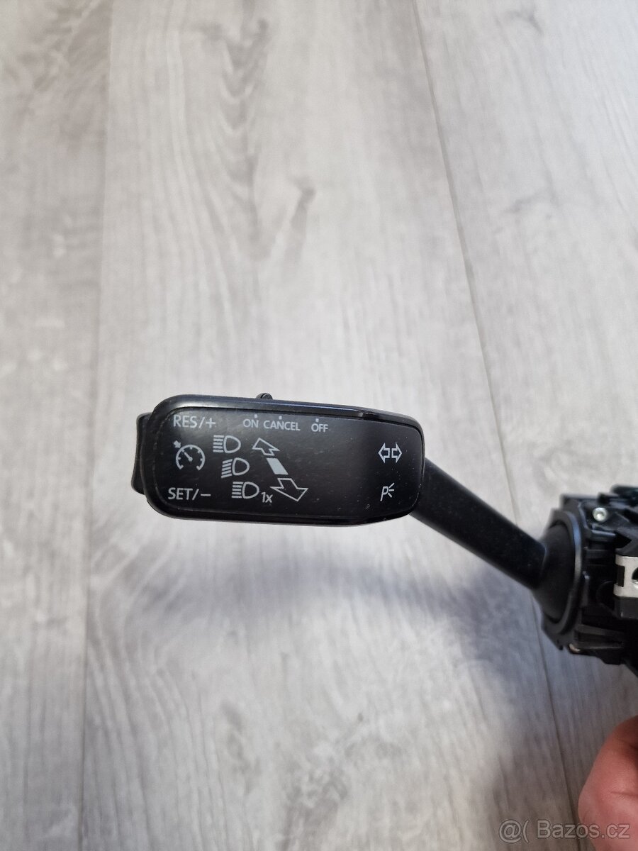 Lukas Škoda - podvolantový kroužek + páčky - 2