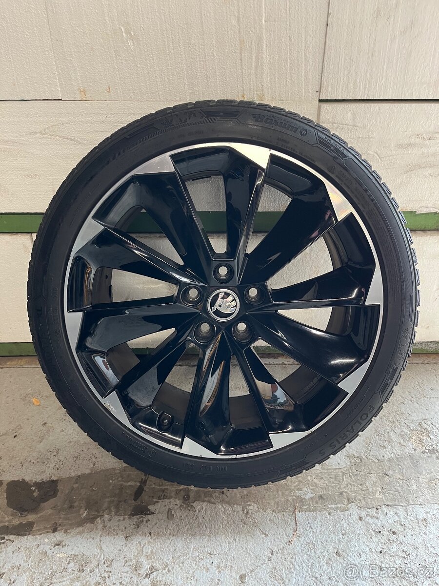 Škoda Superb R19 Originální zimní sada - 2