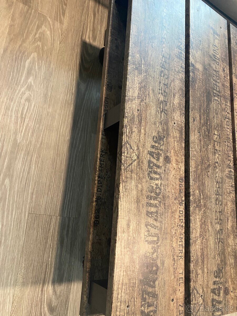 Konferenční stůl - 2