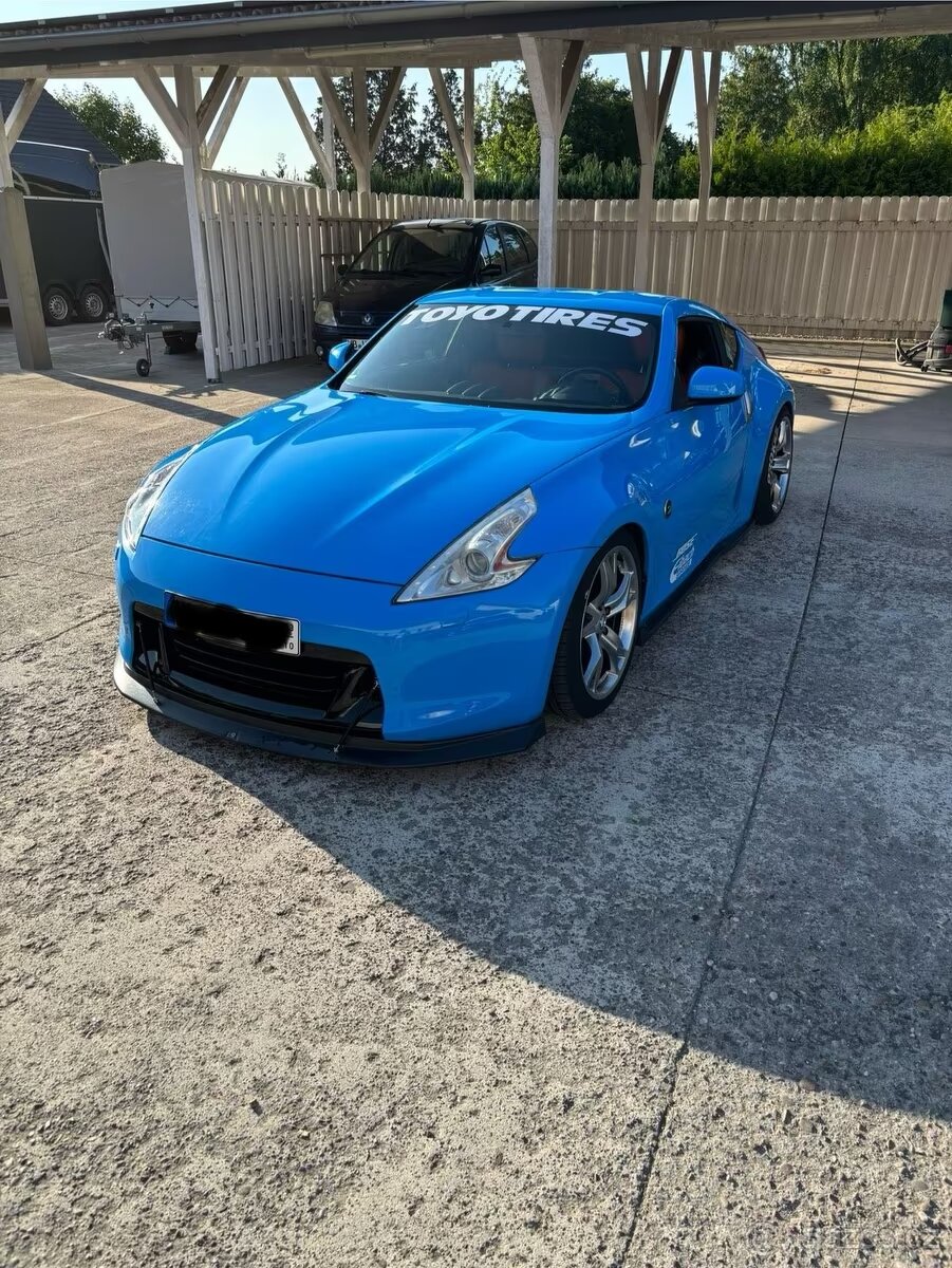 Nissan 370z - 2