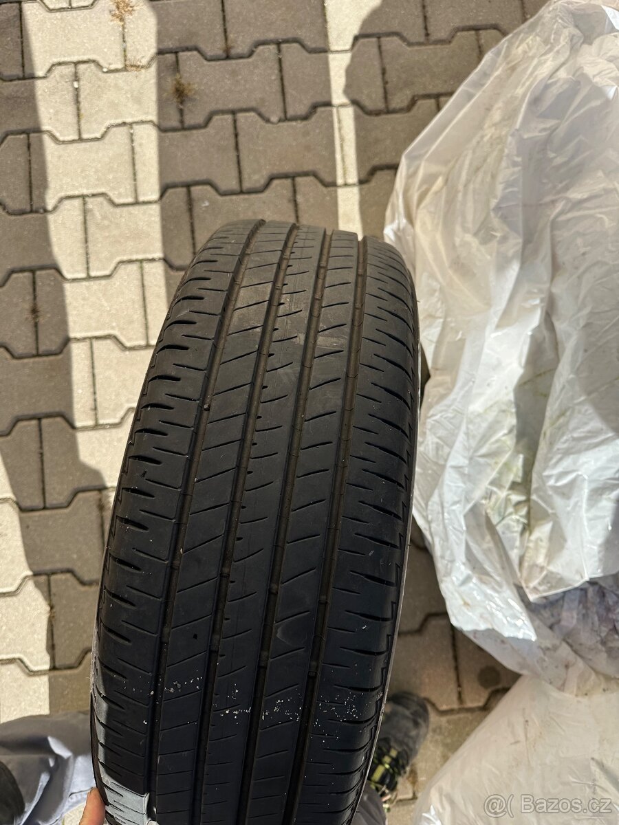 Prodej pneumatik - 2