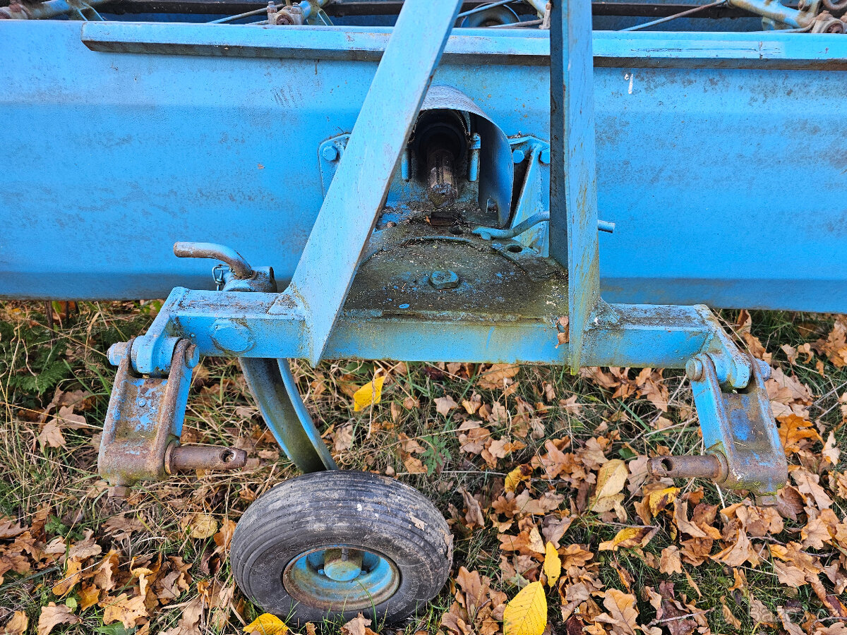 obraceč a schrnovač ton - 2