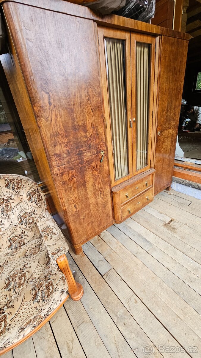 Starožitné skříně - 2