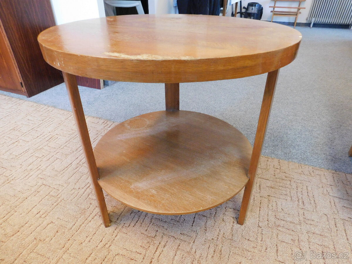 Retro křeslo TON se stolkem. - 2