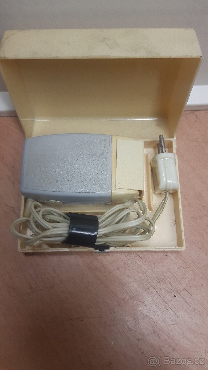 Starý holicí strojek - 2