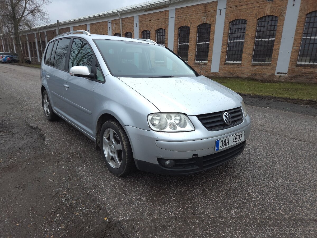 Volkswagen Touran 2.0 TDI 7. Míst - 2