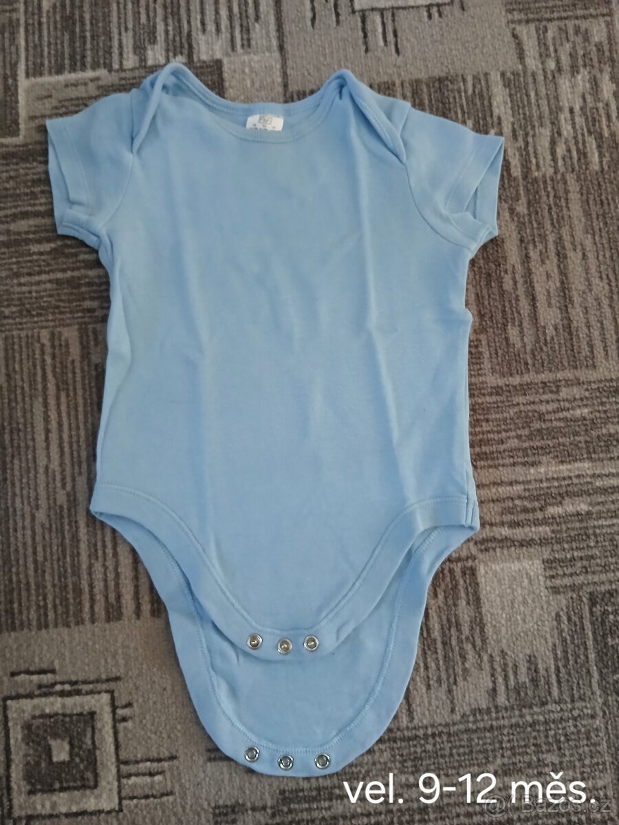 různé oblečení, velikost 9-12 měs. - 2