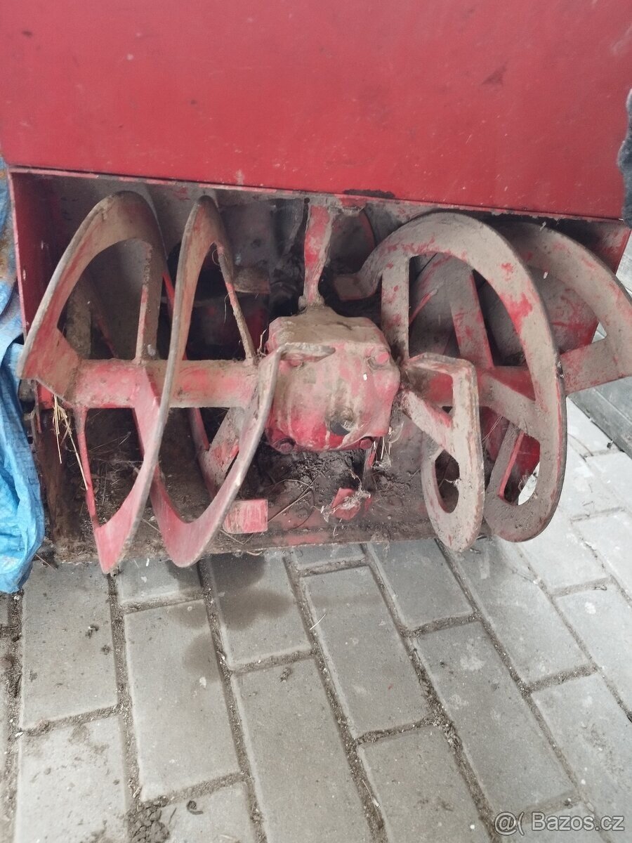 Prodám snežnou frézu k MF-70 - 2