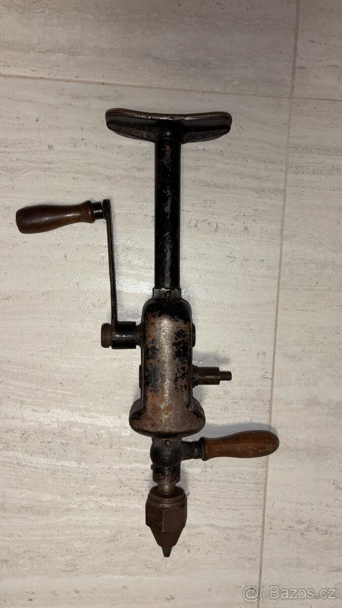 Starožitná ruční vrtačka a hasák - 2