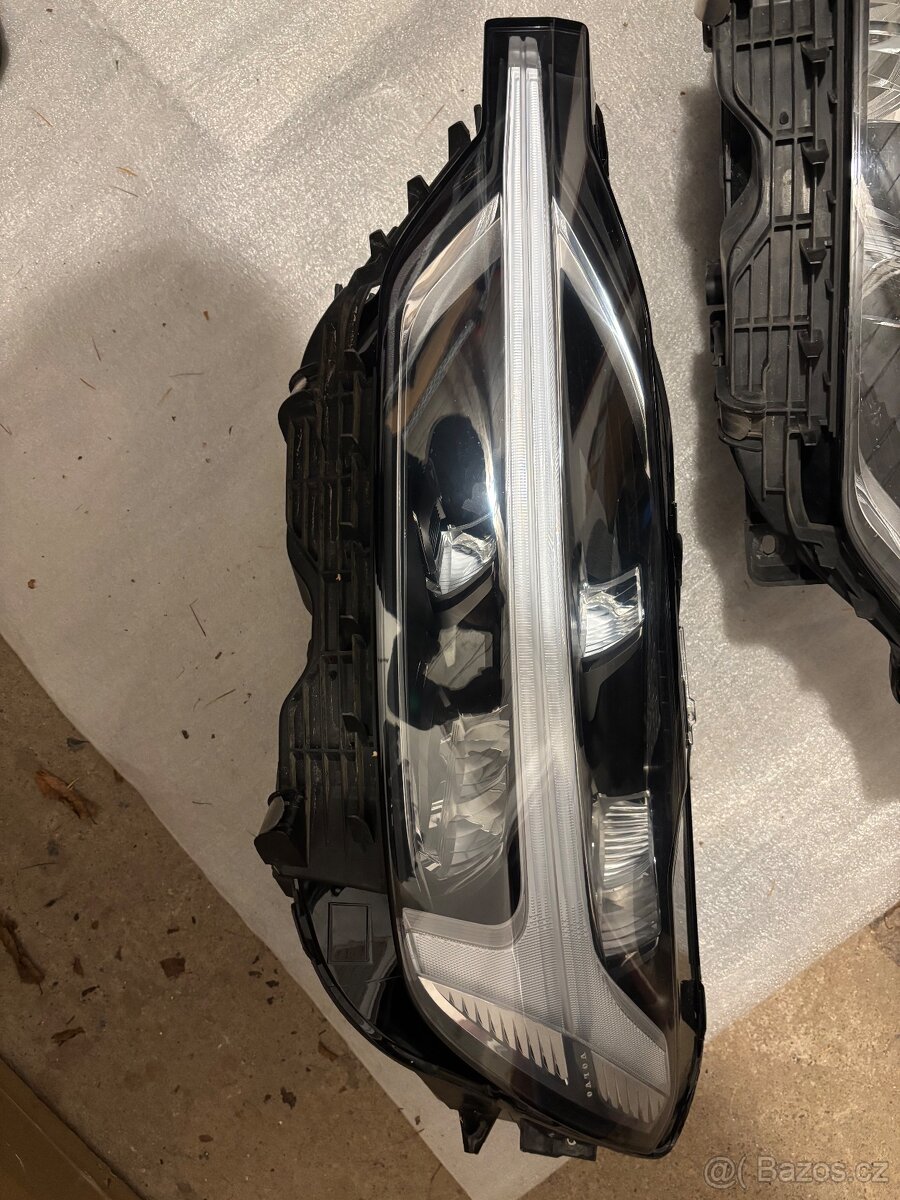 Světlomety Volvo xc 60 - 2