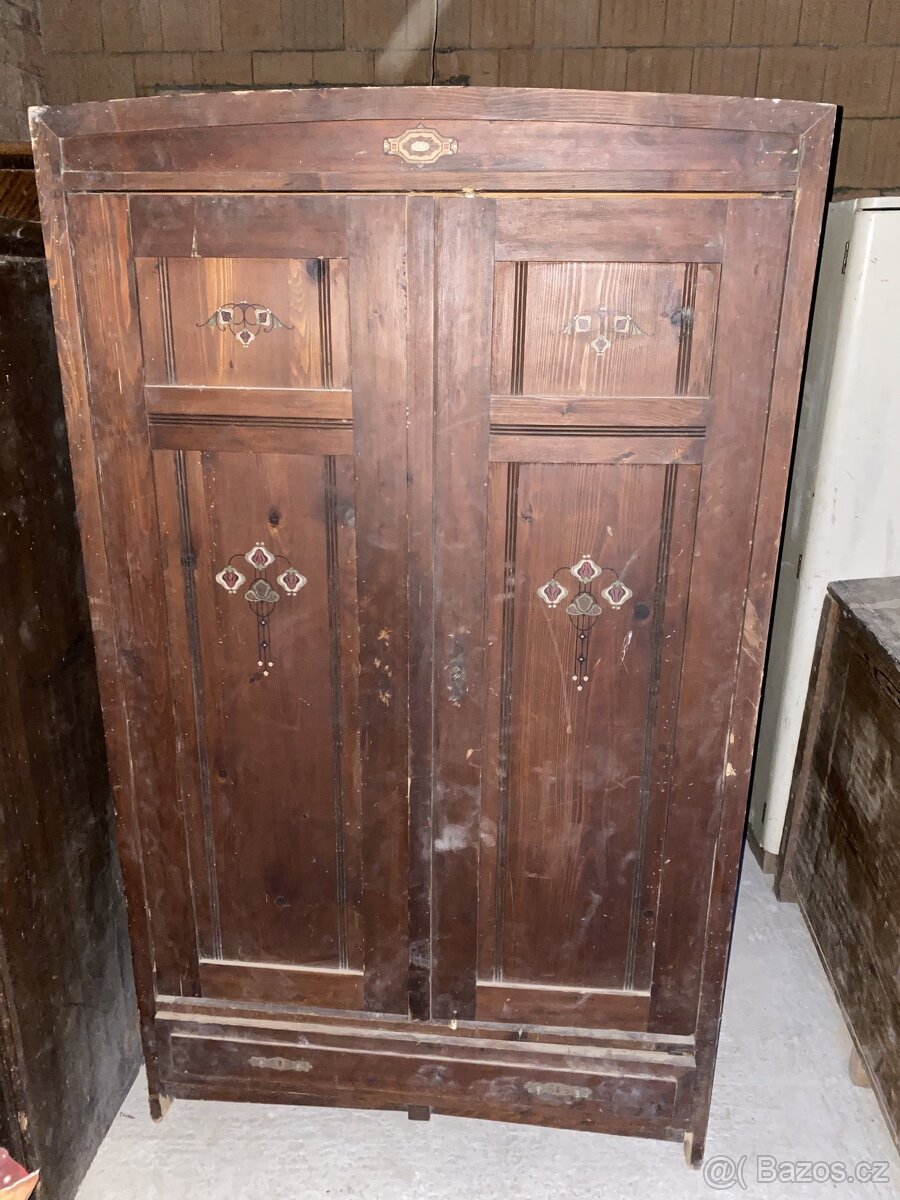 Starožitné skříně - 2