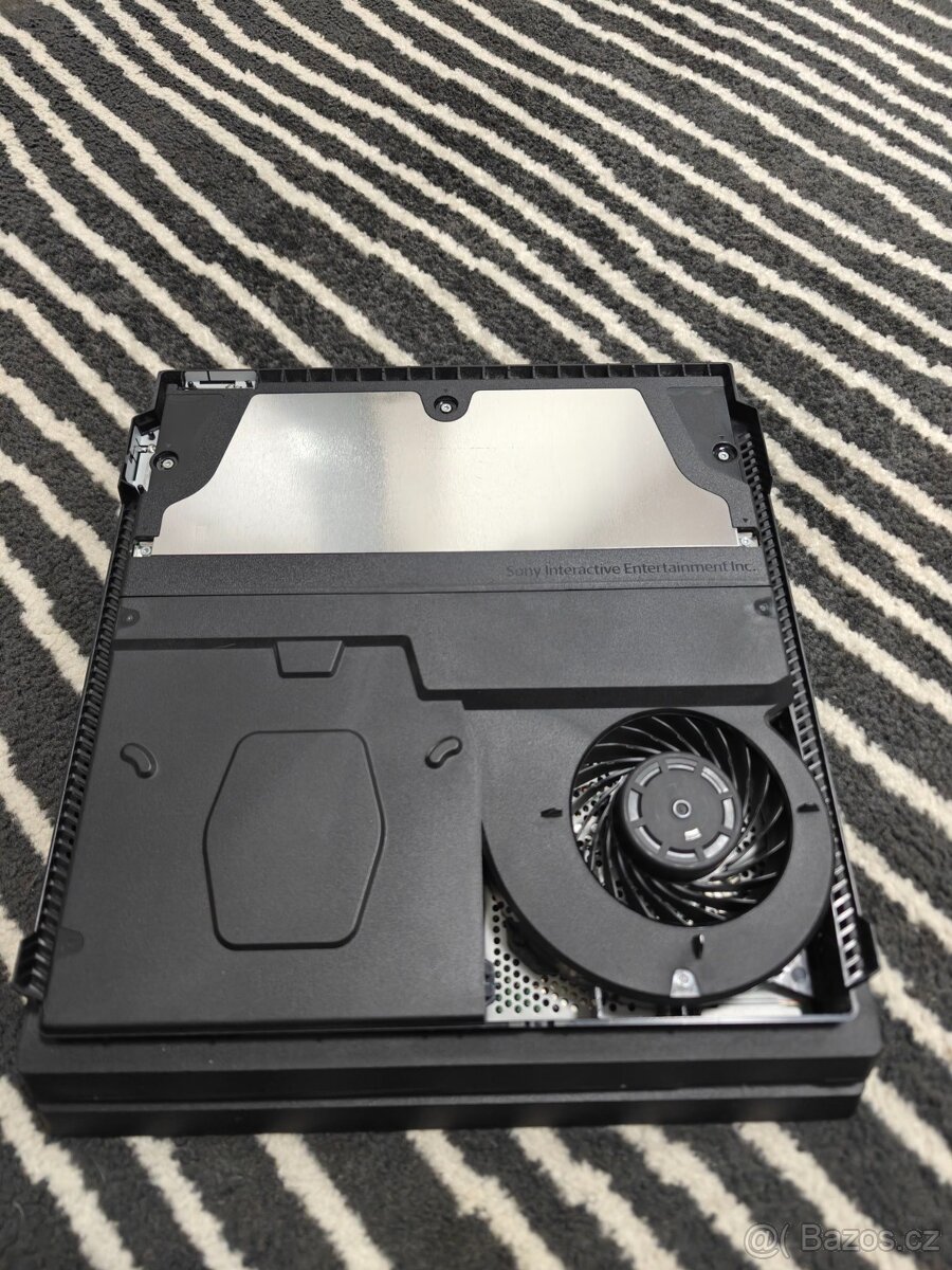 PlayStation 4 Pro 1T - 2