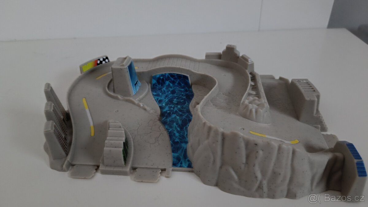 Hot Wheels dráha - město - 2