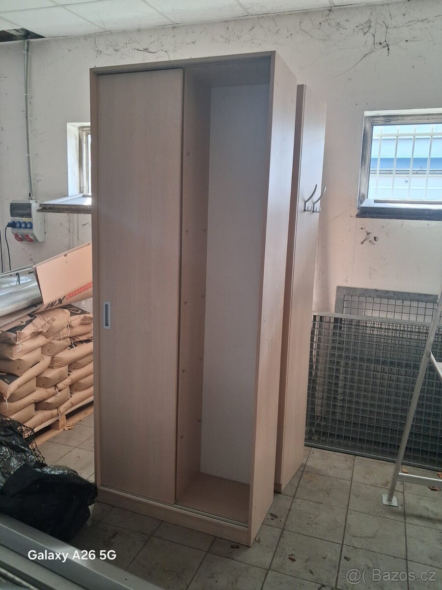 Kancelářský nábytek - 2