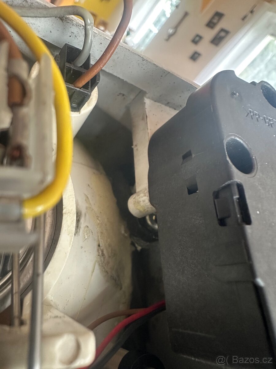 Světlo Octavia 1 - 2