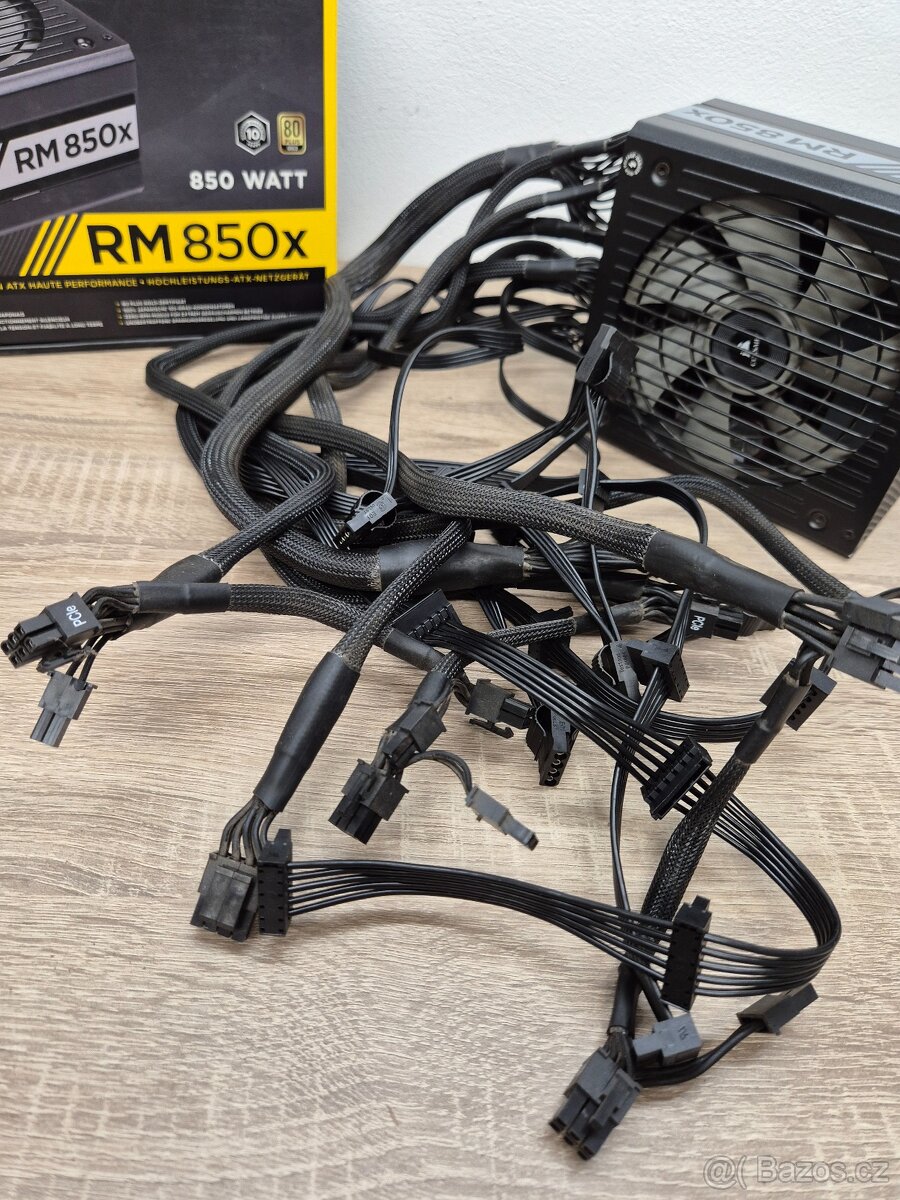 Zdroj Corsair RM850x Black 850 W - 2