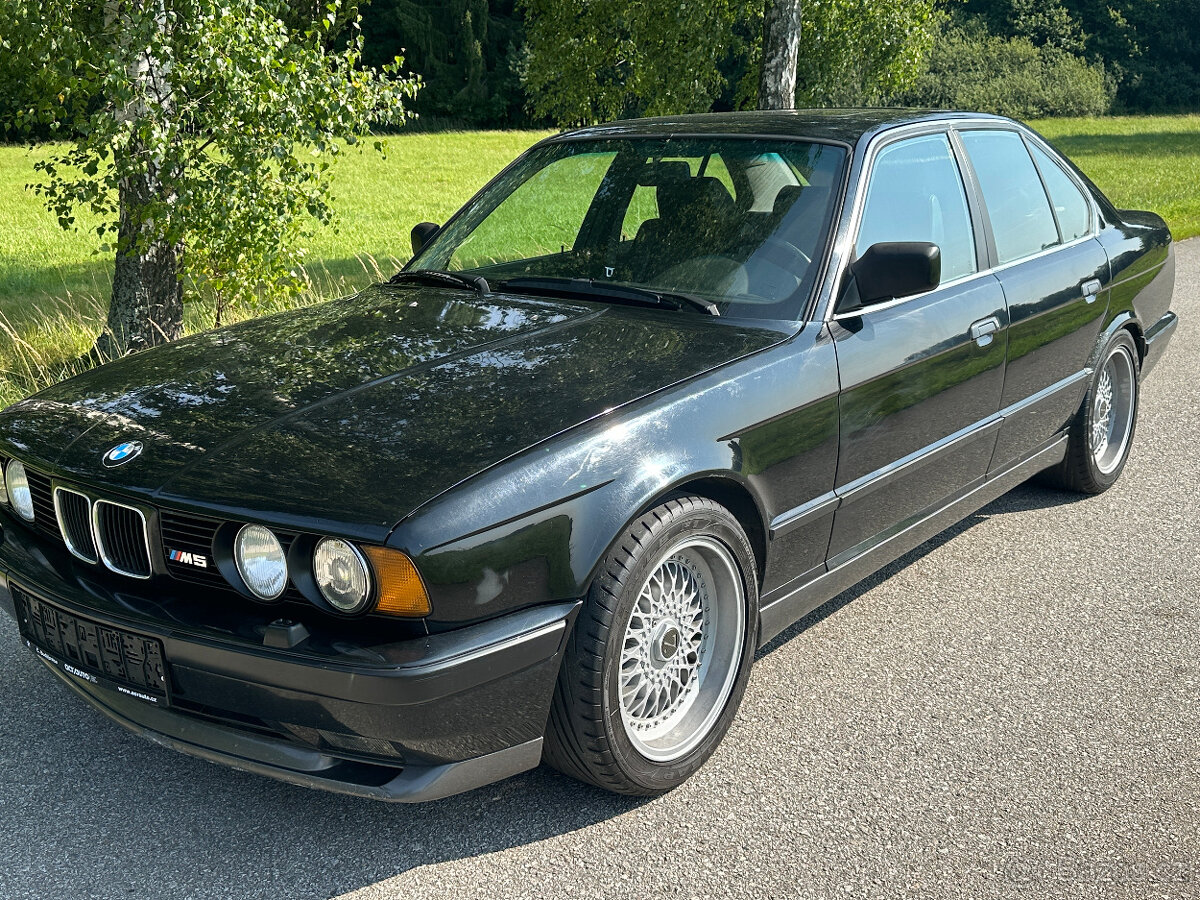 BMW M5 E34 3.6 L r.v. 1989 dovoz CH - 2