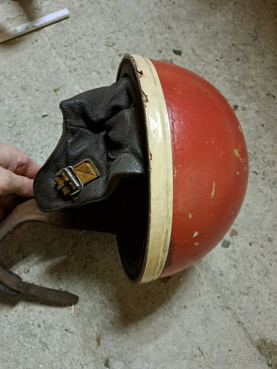 retro přilba - 2