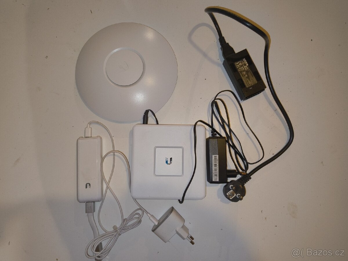 UniFi Security Gateway + Cloud Key 1 + AP LR - 2