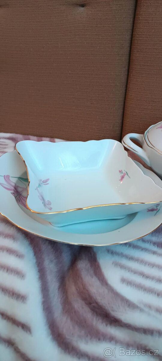 Porcelán. - 2