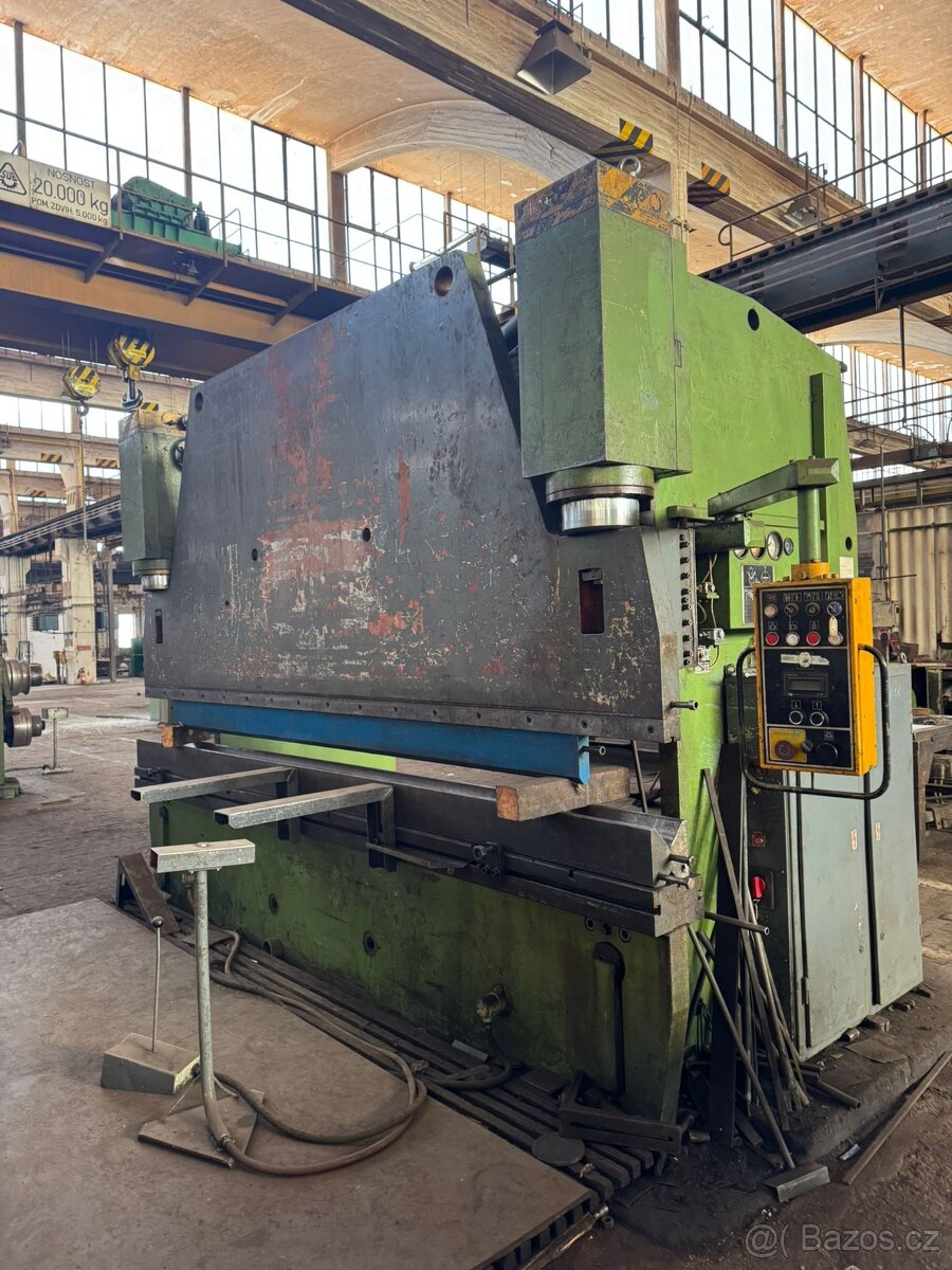 Ohraňovací lis CTO 250A - 2
