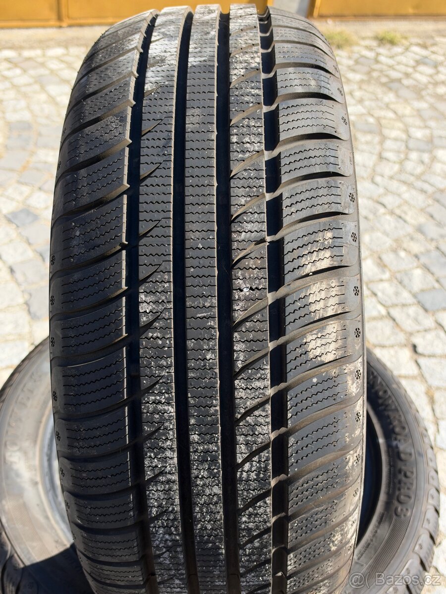 Zimní pneu 215/55 R17 - 2