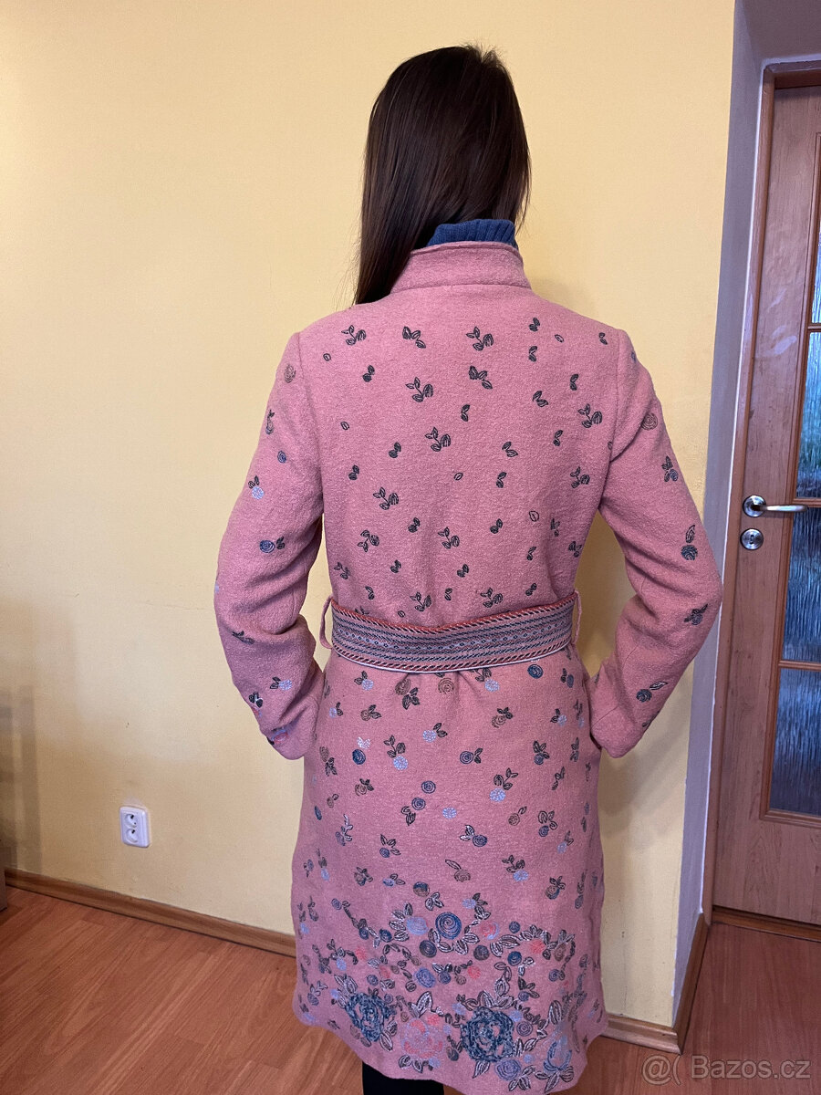 Dámský kabát vlněný IVKO, velikost 36 - 2