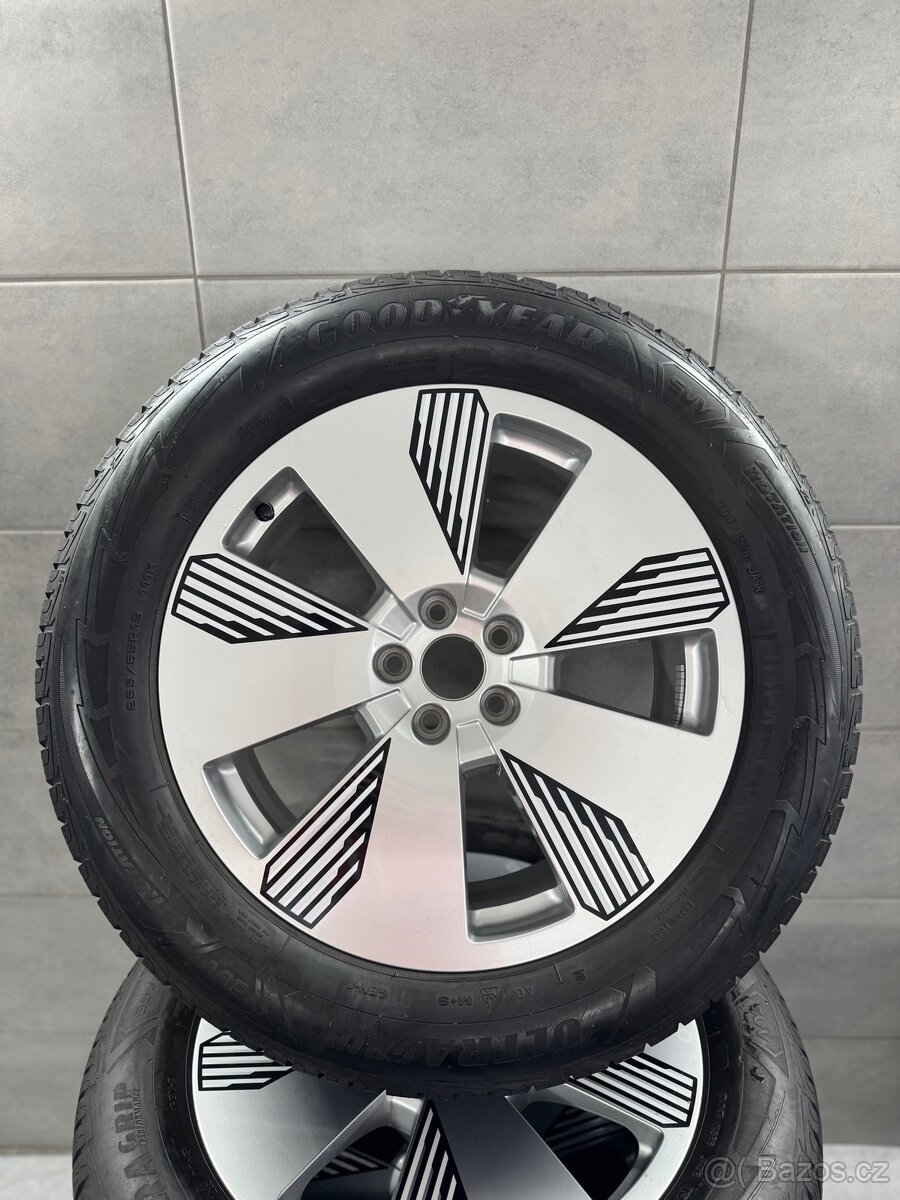 ORIGINÁLNÍ ZIMNÍ ALU SADA AUDI E-TRON R19 - 2
