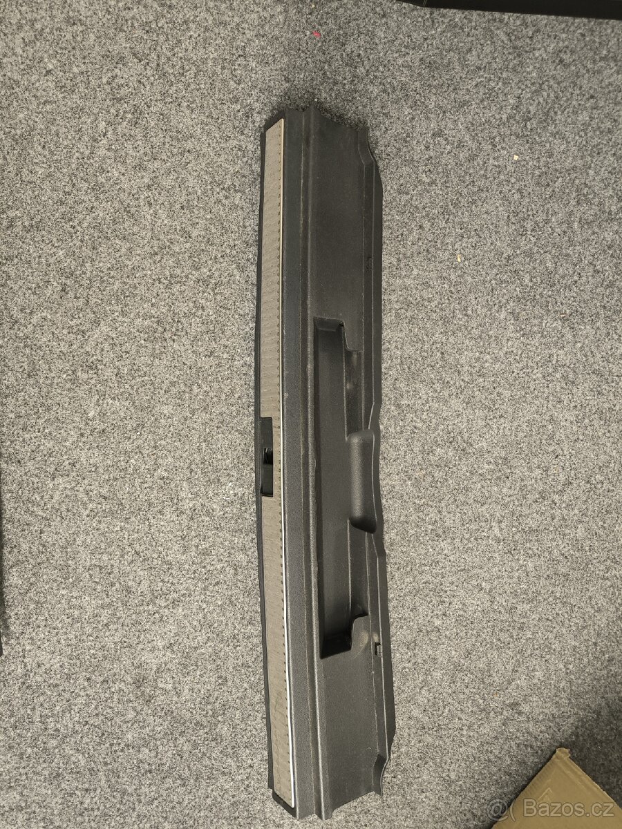 Škoda Superb III 3 combi. Kryt nosiče zámku - 2