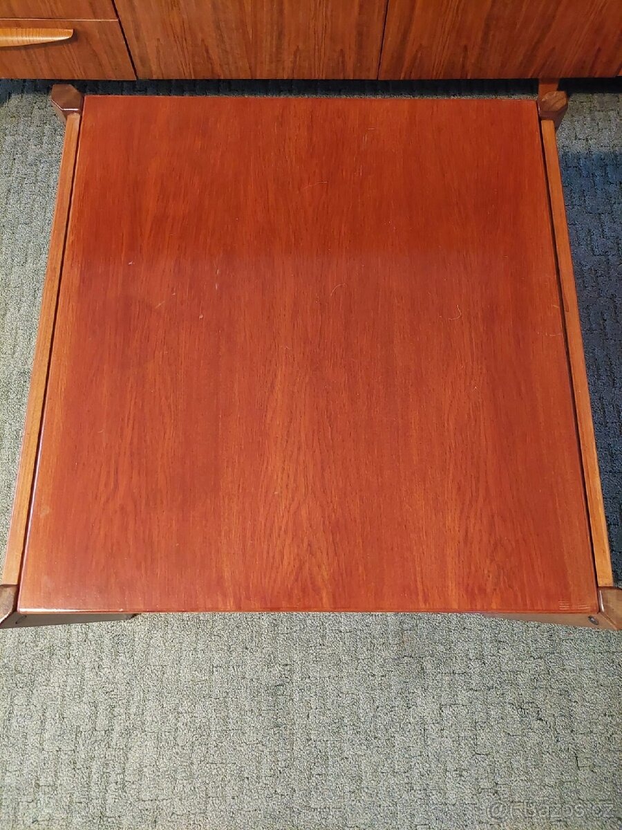 Konferenční stolek - 2