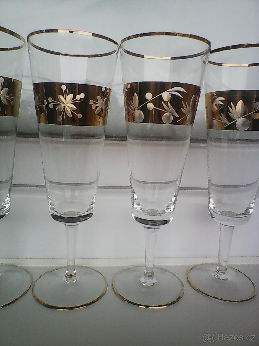 sklenice na sekt - 2