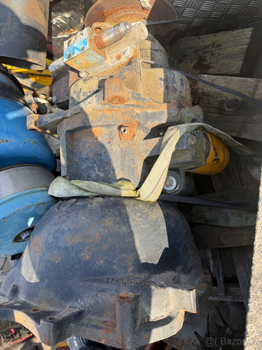 Prodám převodovku JCB - 2