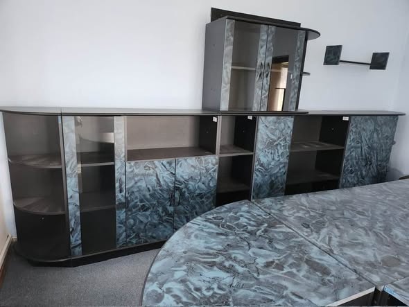 Kancelářský nábytek - 2