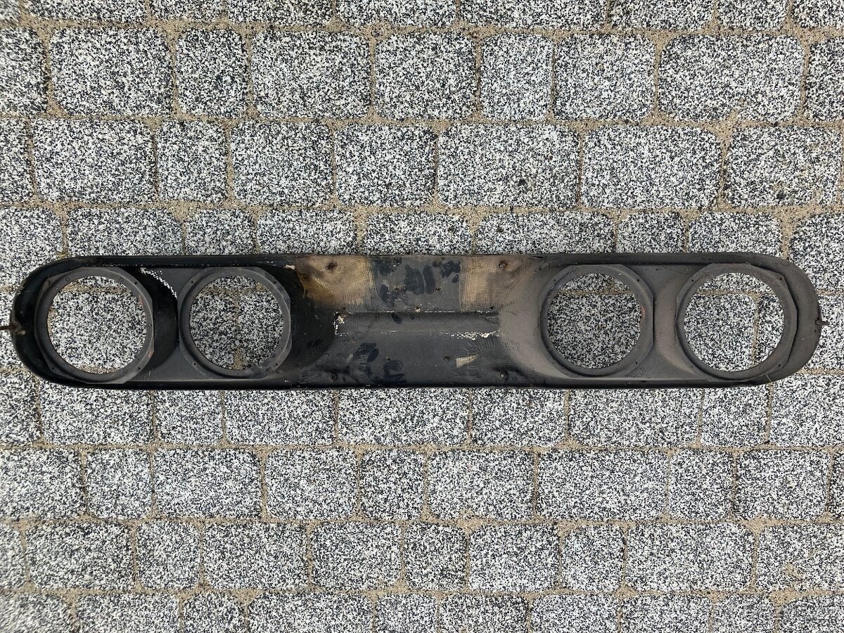 Tatra 603, přední maska - 2