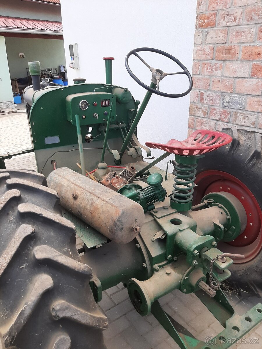 Traktor Škoda 30 - 2