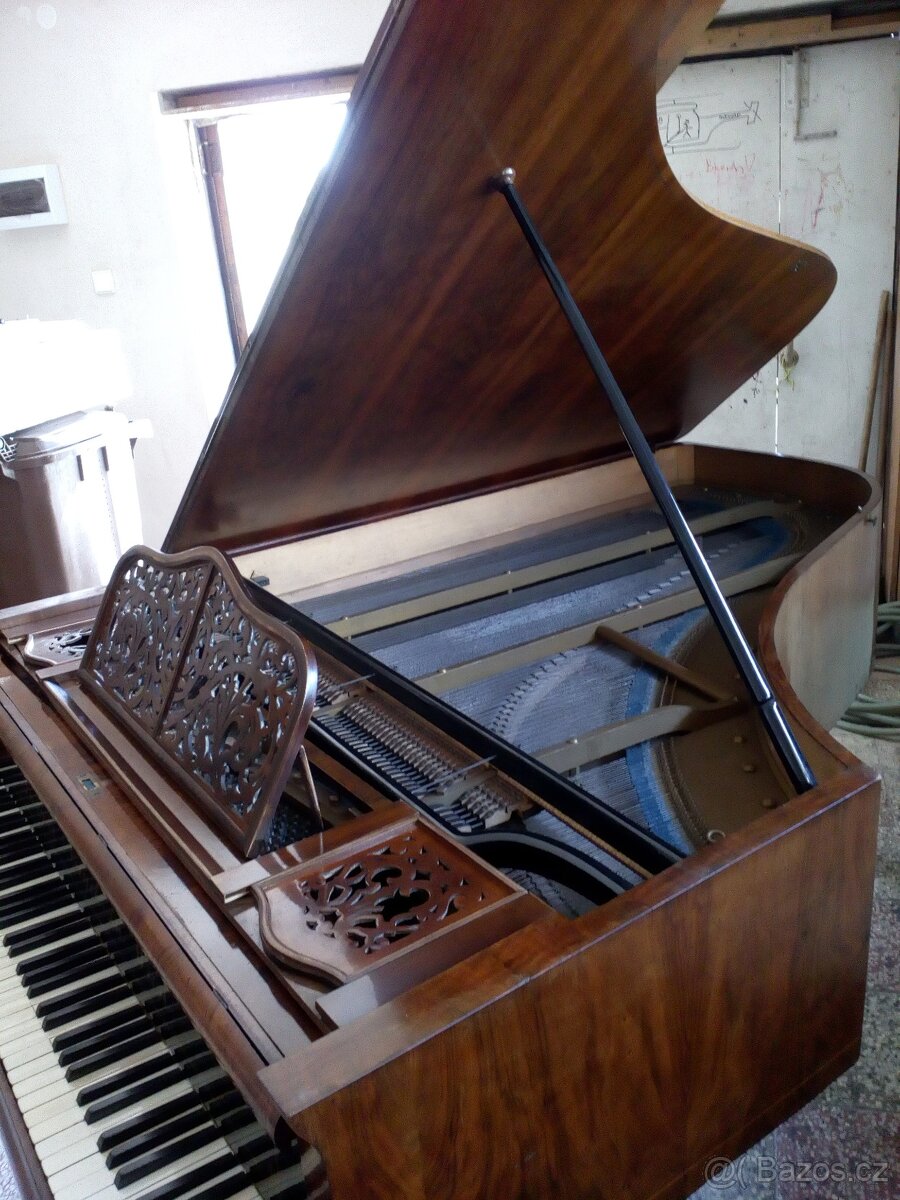 klavír - křídlo - 2