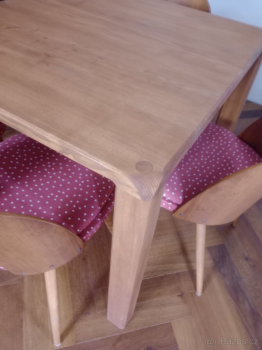 Jídelní stůl - 2