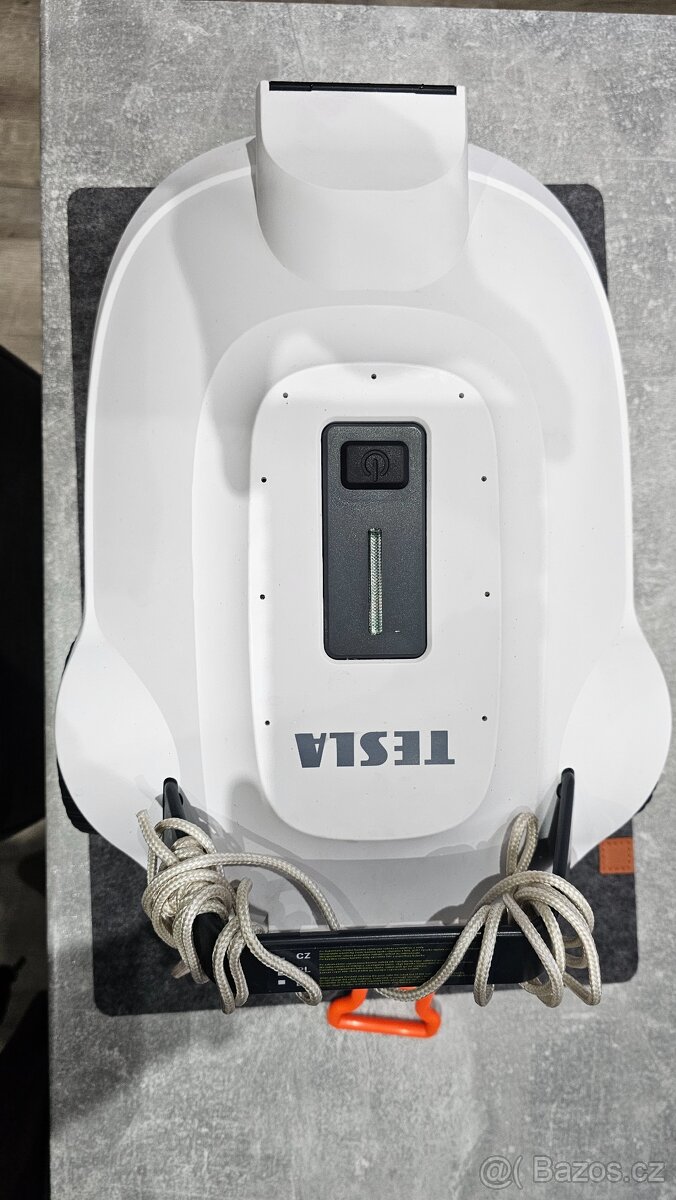 Robotický vysavač bazénu TESLA - 2