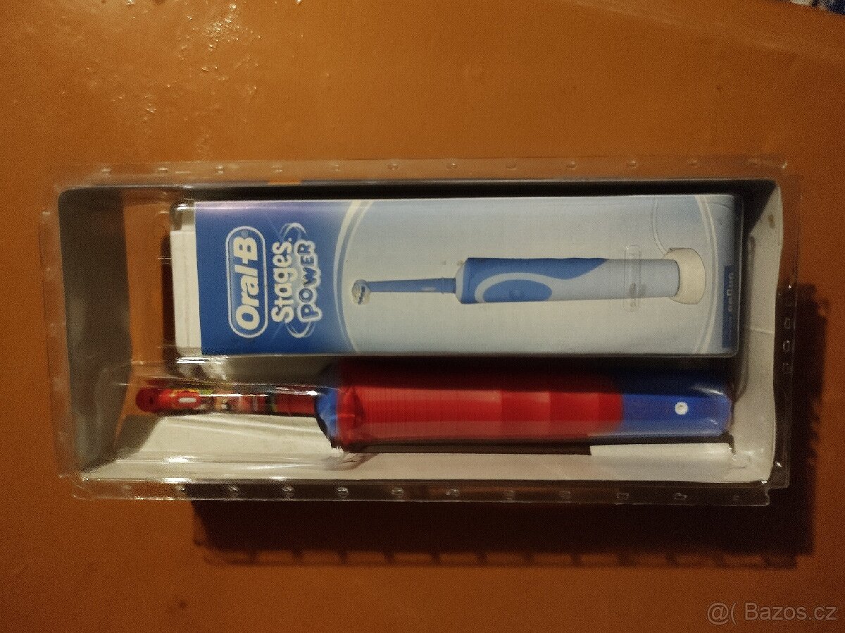 Elektrický zubní kartáček Oral-B motiv Cars - 2