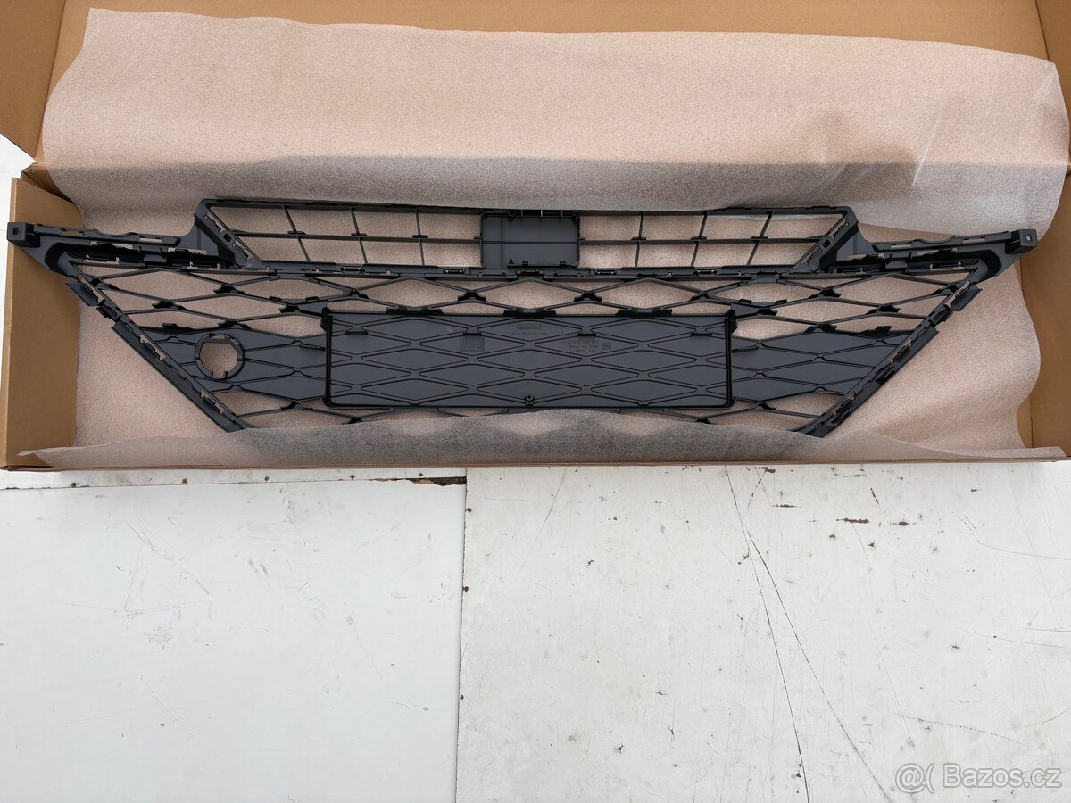 Mřížka nárazníku Ateca (VAG 575 853 668 P 9B9) - 2