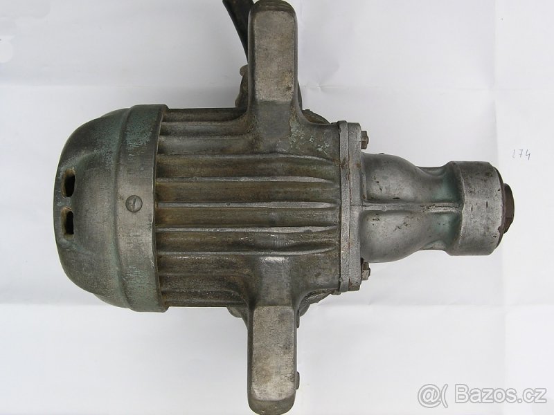 Elektrické vrtačky TD 304B - 2