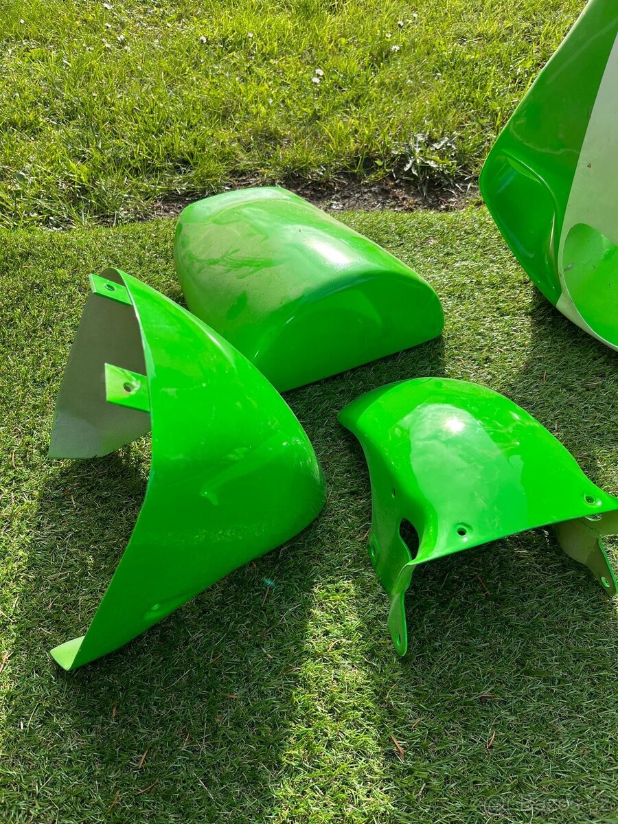 Kapoty Kawasaki ninja zx7r - 2