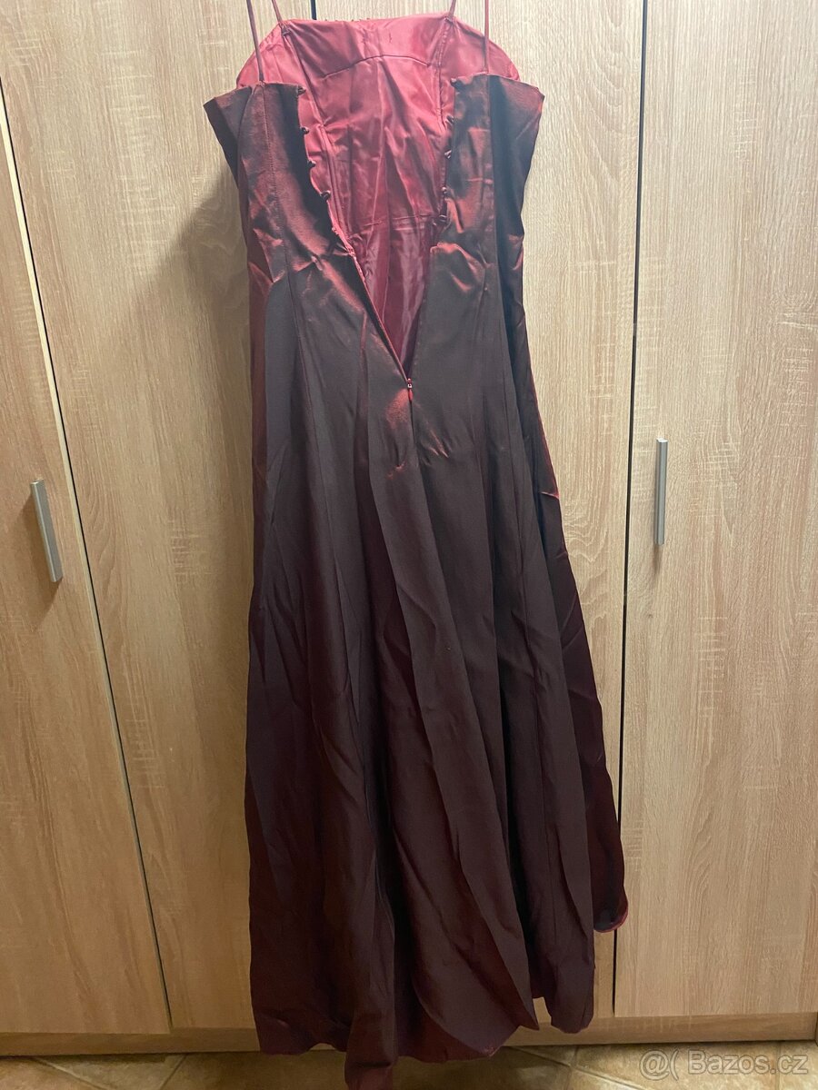 Korzetové červené šaty - 2