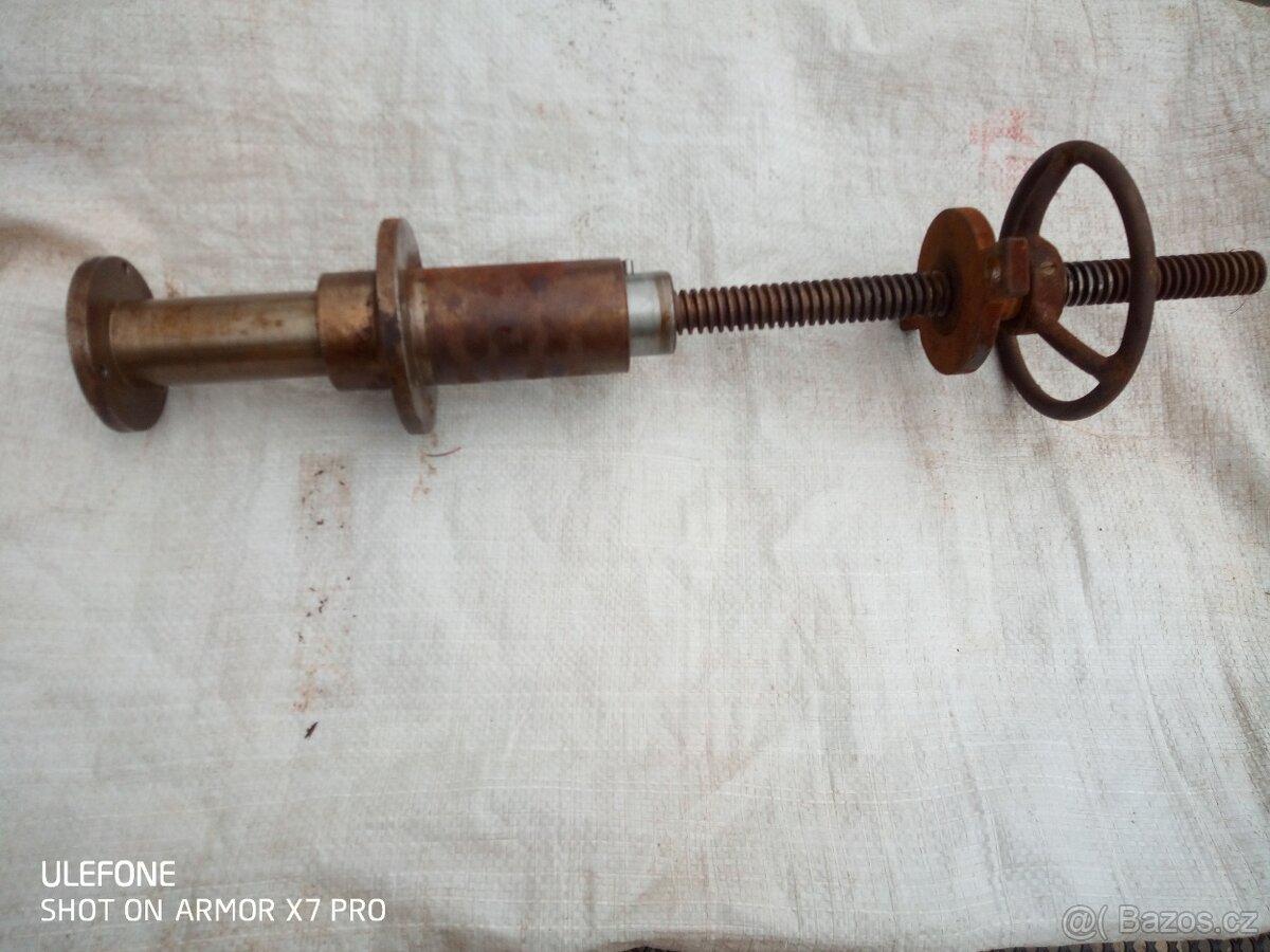 Lis- posuv strojů - 2