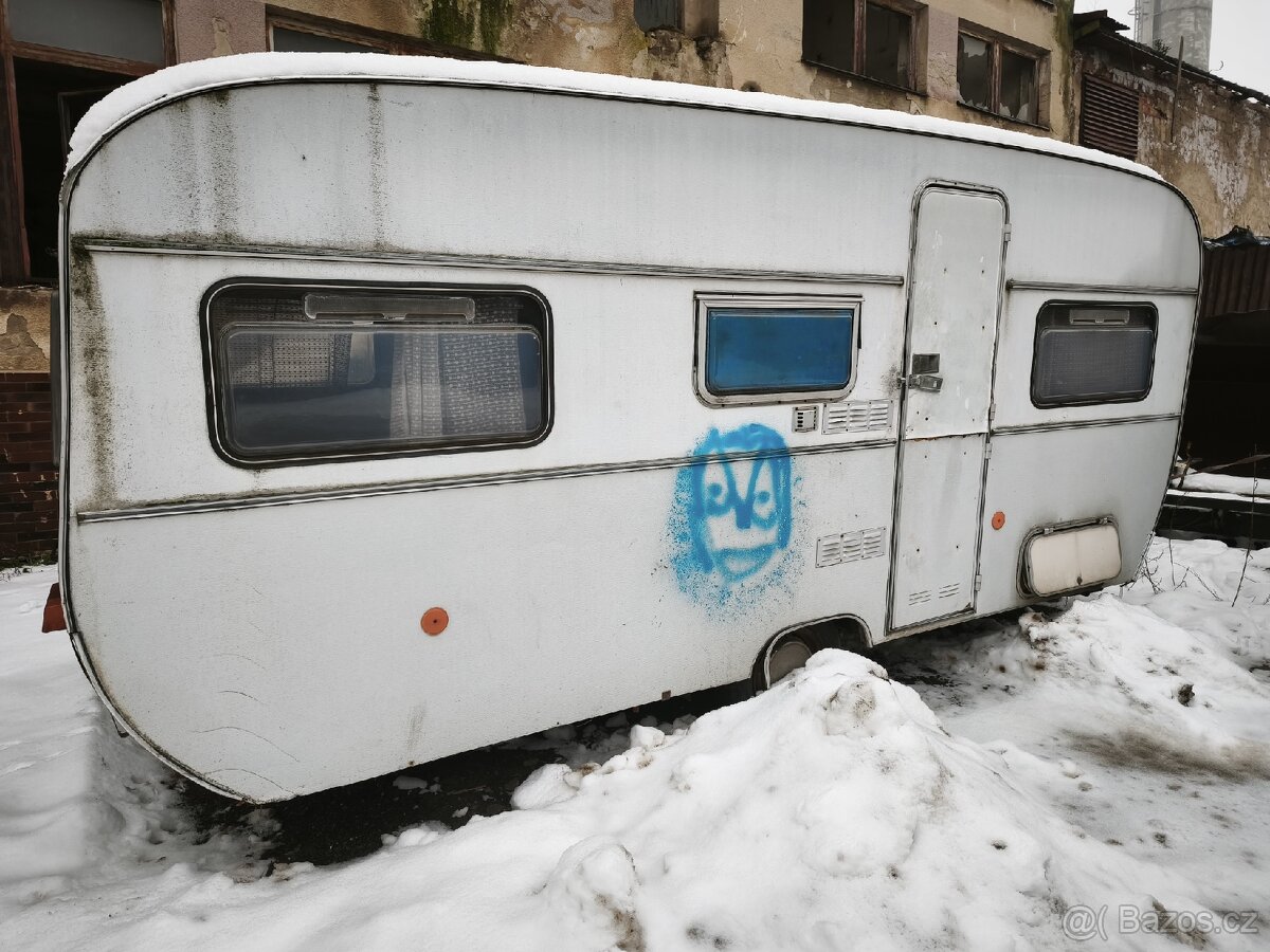 Karavan na pevné stání - 2