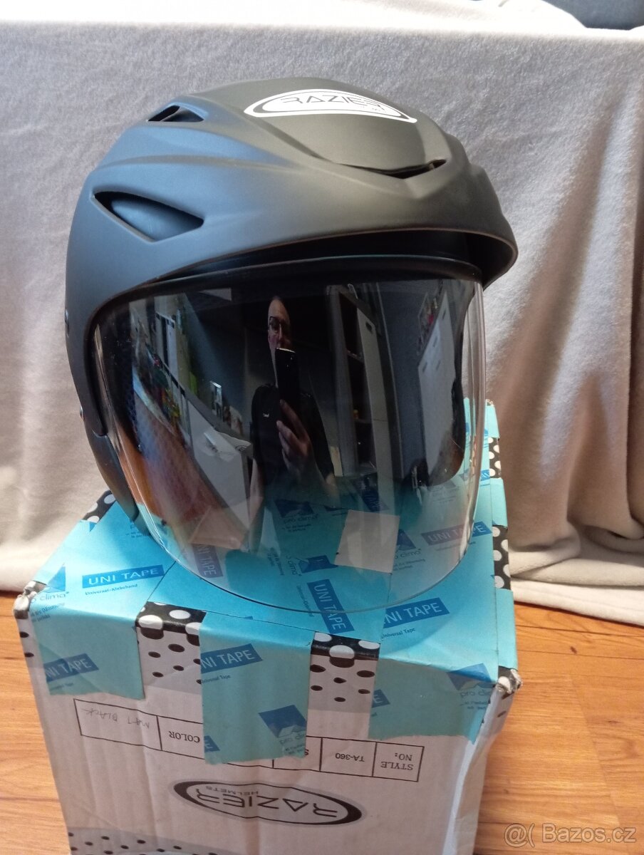 Přilba na skútr - 2
