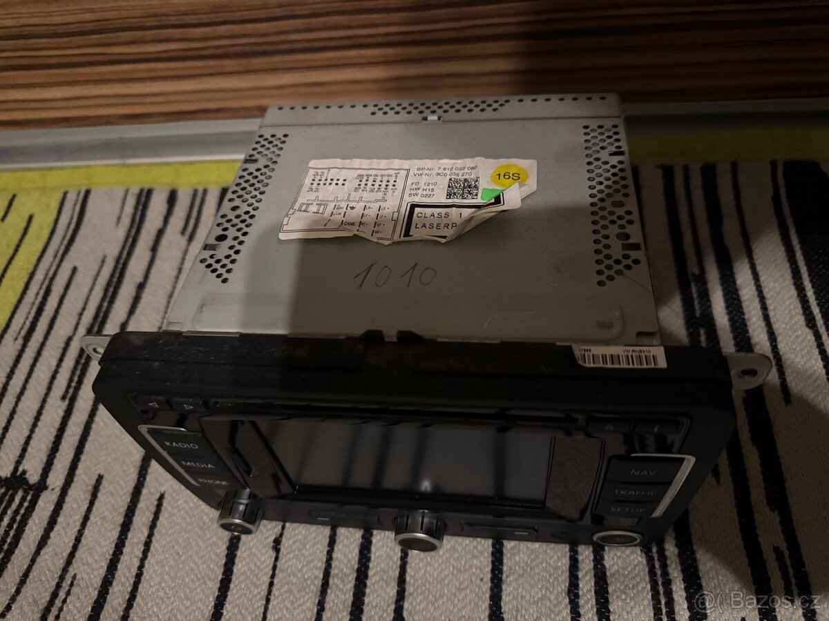 Autorádio Volkswagen RNS 310 s navigaci - 2