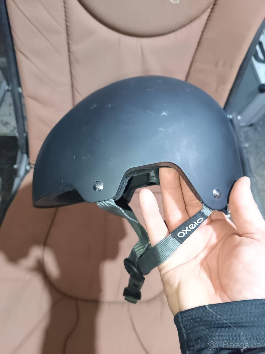 Prodám helmu Oxelo - 2