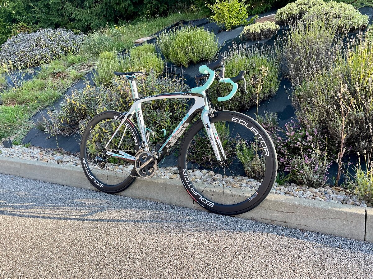 Profi karbon silnička Bianchi Oltre Superleggera Dura-Ace - 2